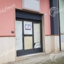 Cod.Hold201 - Comodo locale commerciale -  200,00 