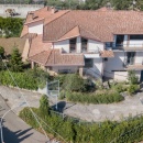 SAN NAZZARO - Cod.Hold.289 - in zona dominante e panoramica soluzione indipendente con spazio esterno -  280.000 ( Intero fabbricato ) 